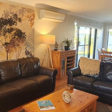 Palm Beach Manor Рокингам Екстериор снимка