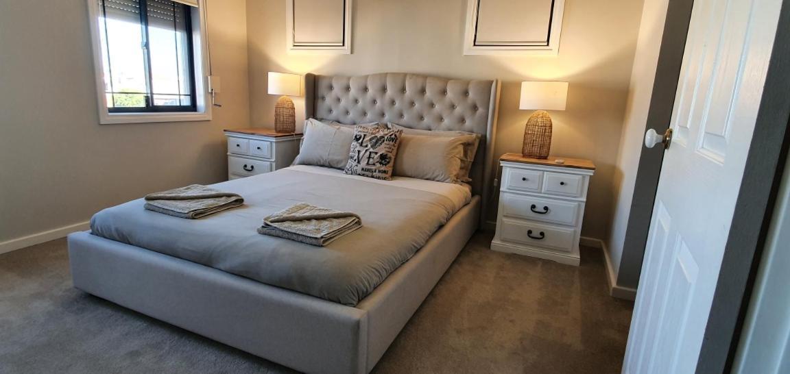 Palm Beach Manor Рокингам Екстериор снимка